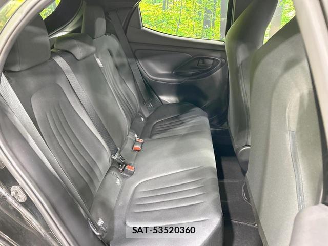 Toyota YARIS 2023-07 8854705-8