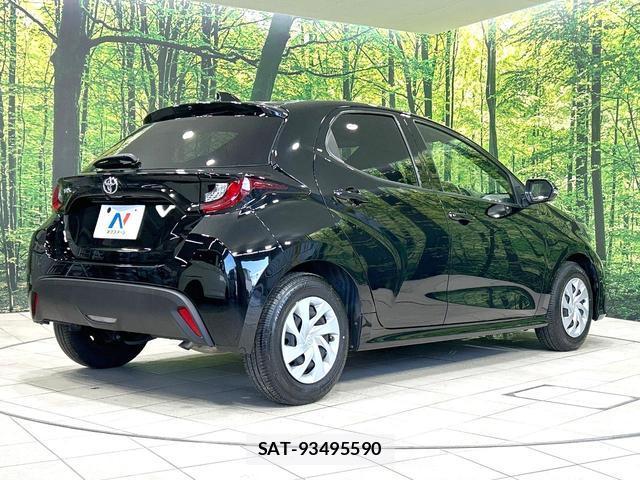 Toyota YARIS 2022-08 8854817-15