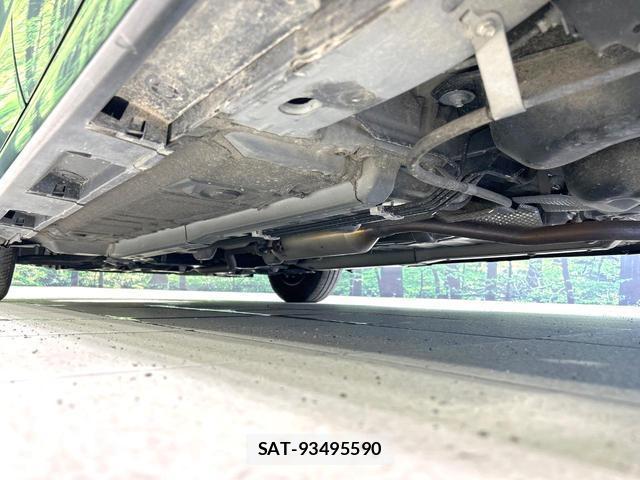 Toyota YARIS 2022-08 8854817-18