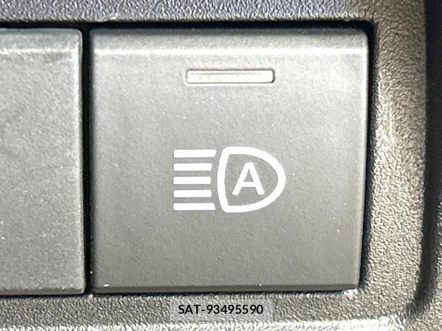 Toyota YARIS 2022-08 8854817-5