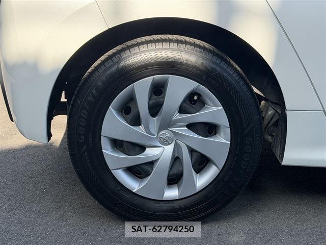 Toyota YARIS 2021-07 8855259-11