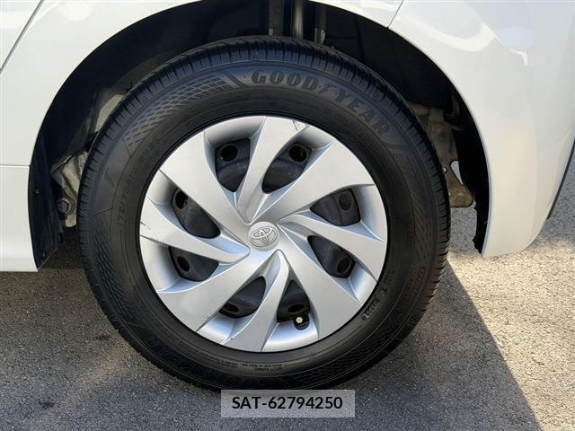 Toyota YARIS 2021-07 8855259-12