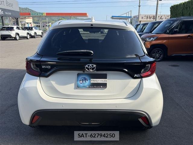 Toyota YARIS 2021-07 8855259-15