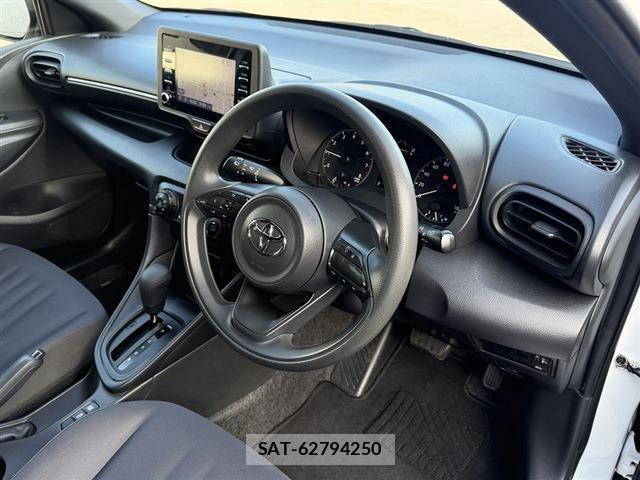 Toyota YARIS 2021-07 8855259-17