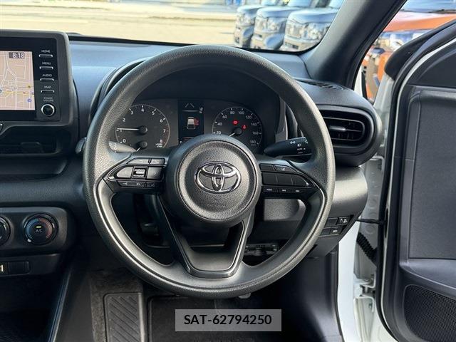 Toyota YARIS 2021-07 8855259-19