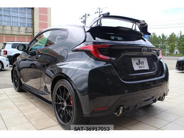 Toyota YARIS 2023-05 8855710-14