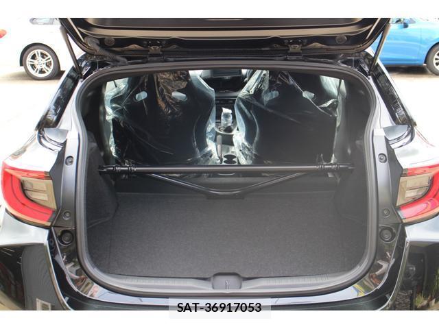 Toyota YARIS 2023-05 8855710-19