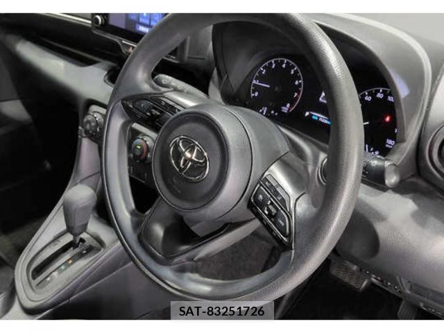 Toyota YARIS 2021-09 8856379-2