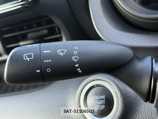 Toyota YARIS 2022-10 8856498-12