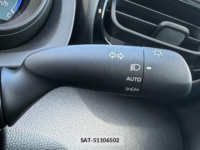 Toyota YARIS 2022-10 8856498-13