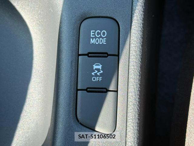Toyota YARIS 2022-10 8856498-16