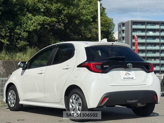 Toyota YARIS 2022-10 8856498-4