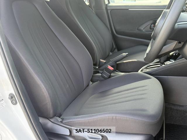 Toyota YARIS 2022-10 8856498-5