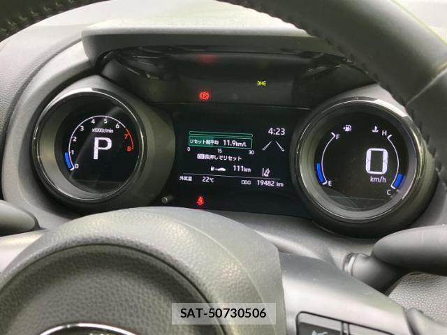 Toyota YARIS 2021-12 8856865-11