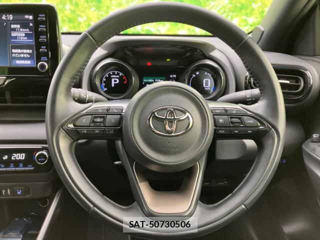 Toyota YARIS 2021-12 8856865-12
