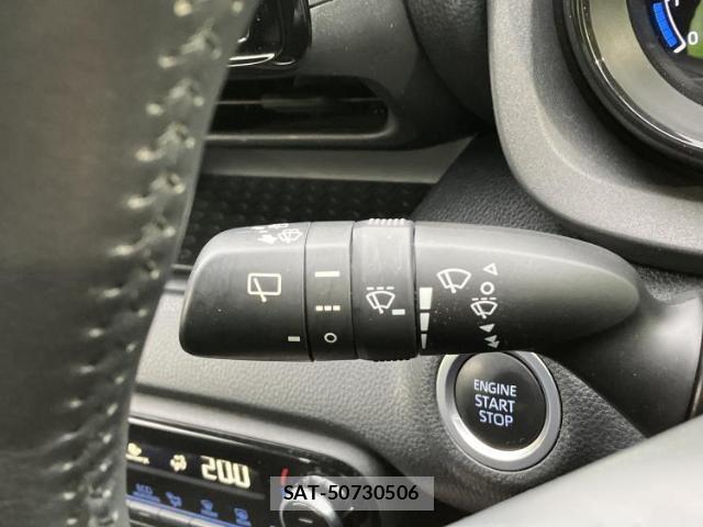 Toyota YARIS 2021-12 8856865-14