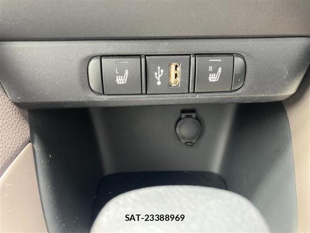 Toyota YARIS 2021-06 8856997-11