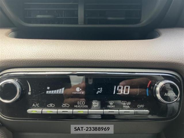 Toyota YARIS 2021-06 8856997-12