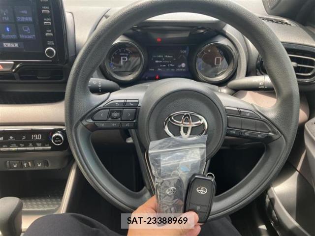Toyota YARIS 2021-06 8856997-17