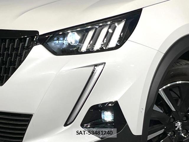 Peugeot 2008 2021-05 8866292-13