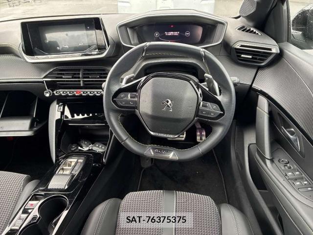 Peugeot 208 2023-09 8866626-2