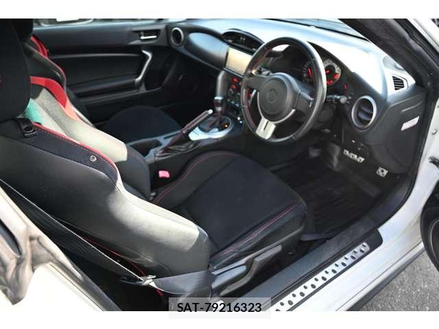 Toyota 86 2013-07 8866760-2