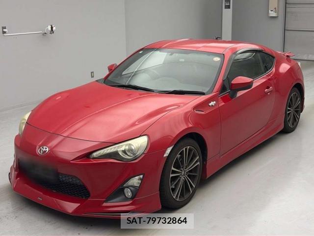 Toyota 86 2013-12 8866869-1
