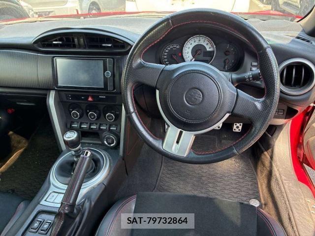 Toyota 86 2013-12 8866869-4