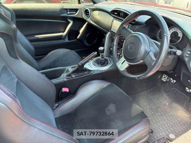 Toyota 86 2013-12 8866869-5