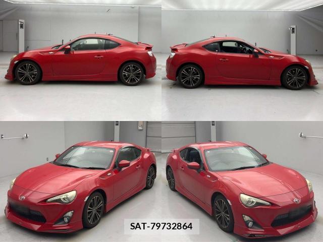 Toyota 86 2013-12 8866869-8