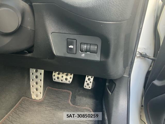 Toyota 86 2013-02 8866875-11