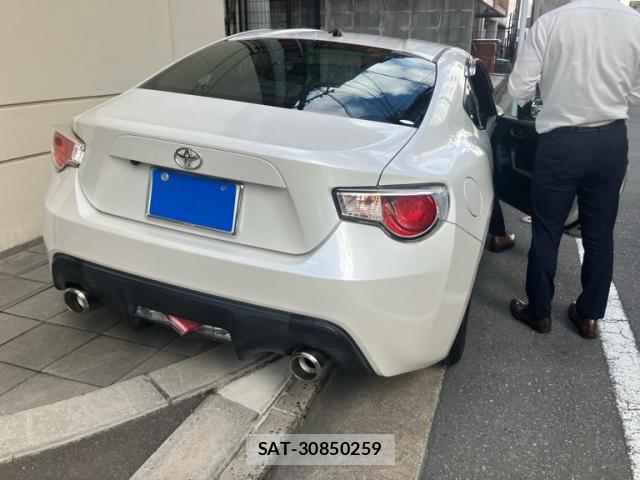 Toyota 86 2013-02 8866875-12