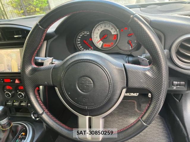 Toyota 86 2013-02 8866875-15