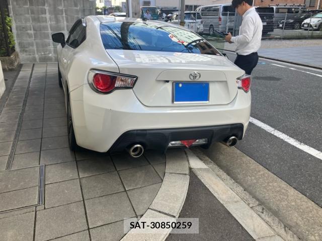 Toyota 86 2013-02 8866875-3