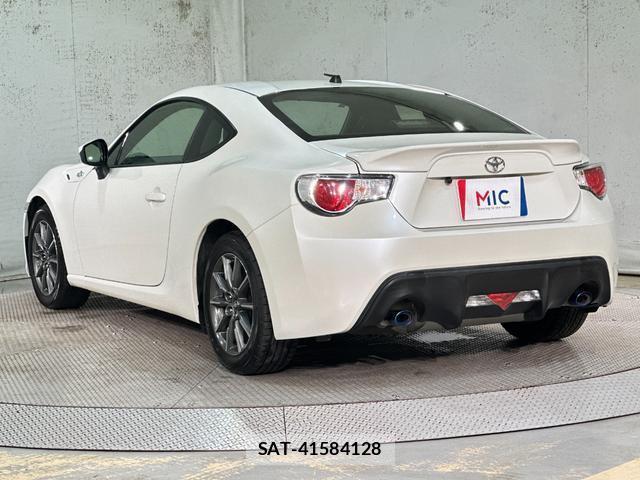 Toyota 86 2013-01 8866972-17