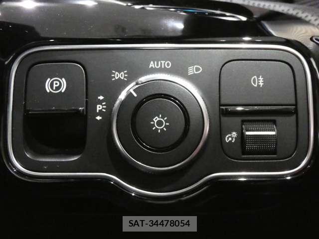 Mercedes Benz A-CLASS 2022-02 8866393-13