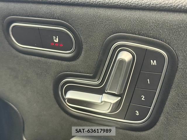 Mercedes Benz A-CLASS 2019-07 8866340-6