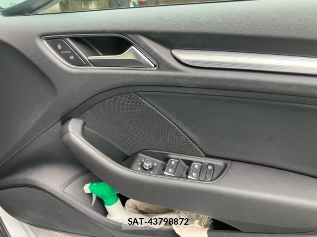 Audi A3 SEDAN 2018-07 8865827-15