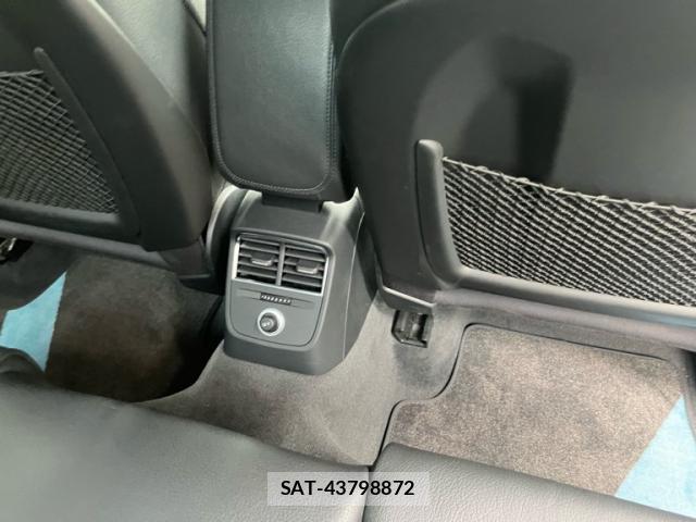 Audi A3 SEDAN 2018-07 8865827-8