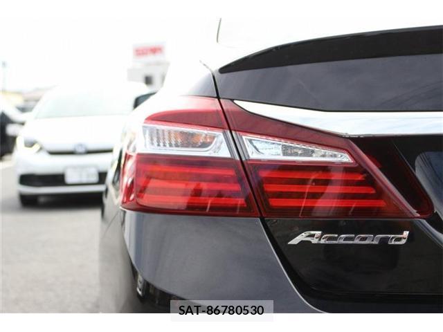 Honda ACCORD HYBRID 2017-09 8865685-14