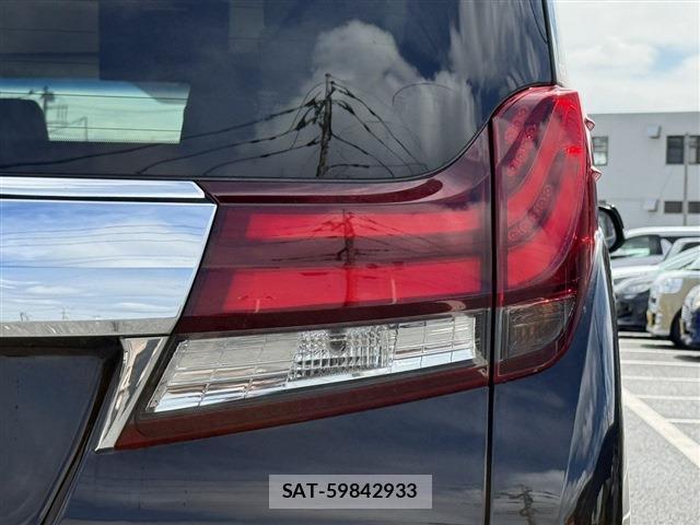 Toyota ALPHARD HYBRID 2015-03 8865684-11