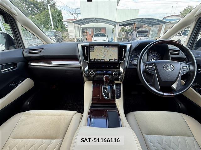 Toyota ALPHARD HYBRID 2017-08 8865689-17