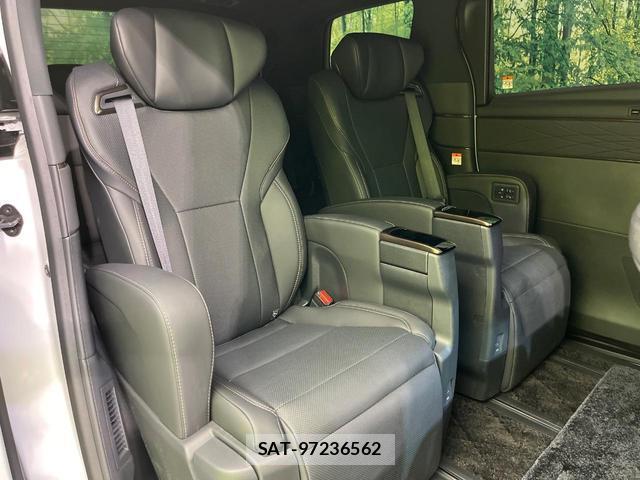 Toyota ALPHARD 2025-11 8865387-8