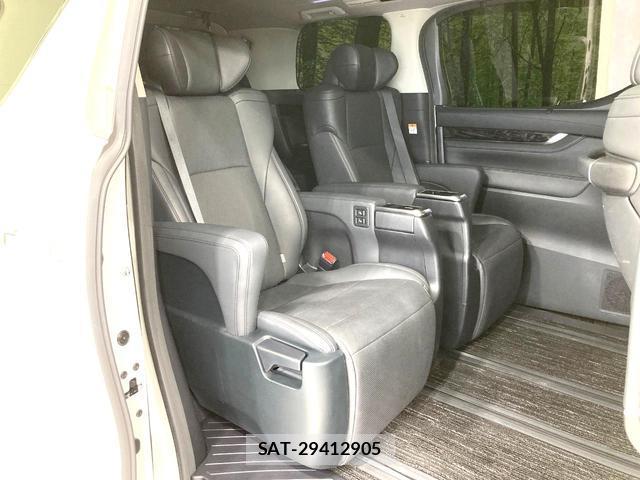 Toyota ALPHARD 2023-03 8865501-8
