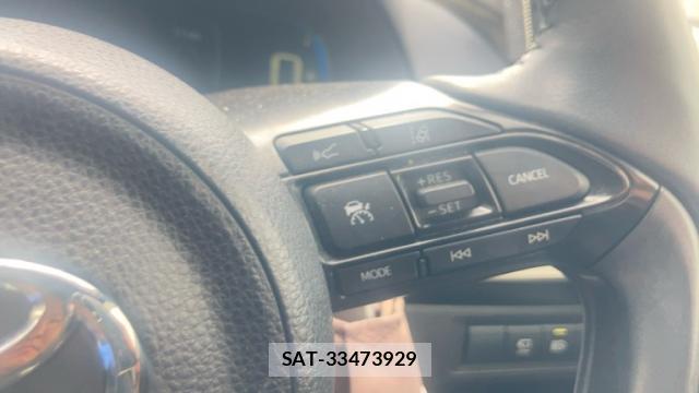 Toyota AQUA 2021-12 8865305-18