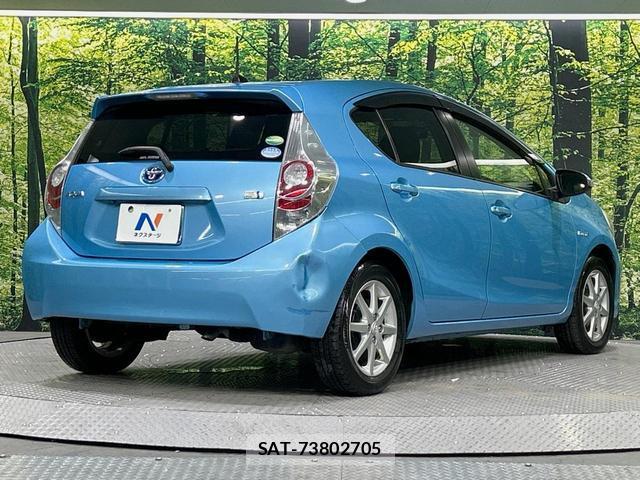 Toyota AQUA 2012-04 8865579-16