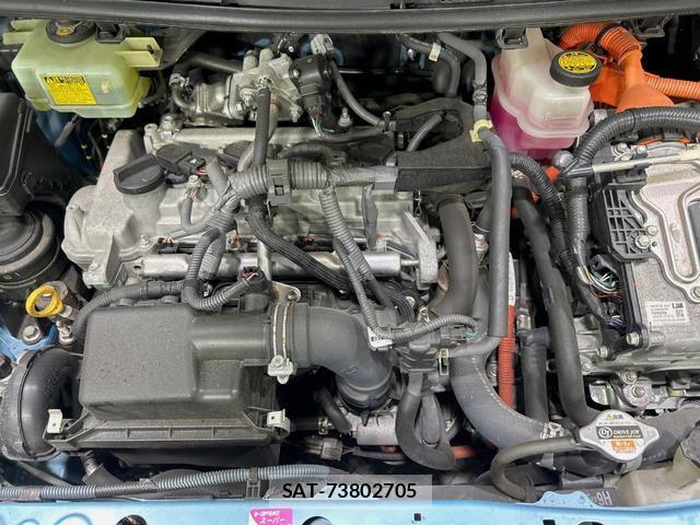 Toyota AQUA 2012-04 8865579-17