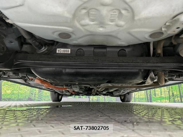 Toyota AQUA 2012-04 8865579-18