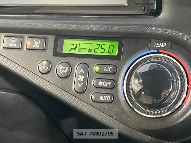 Toyota AQUA 2012-04 8865579-6