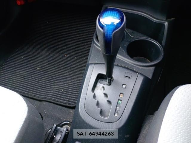 Toyota AQUA 2021-09 8865614-11